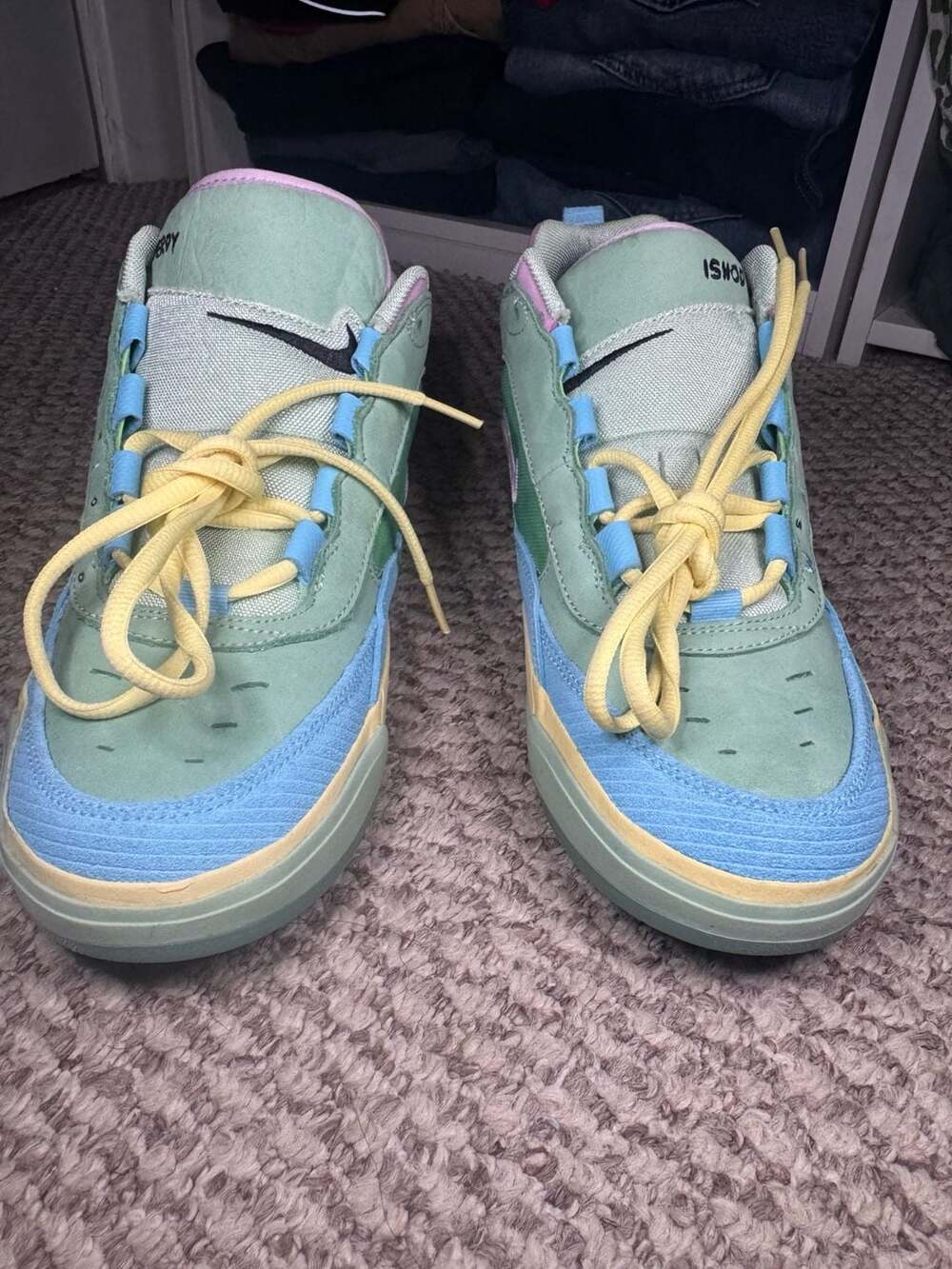 Nike SB Air Max Ishod Wair x Verdy 'Visty' Sneakers
